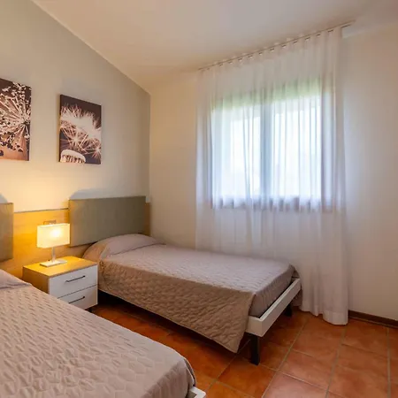 And Apts. In Albarella 24882