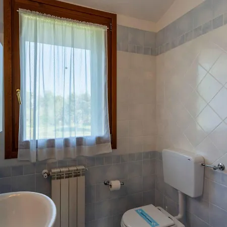 And Apts. In Albarella 24882 *
